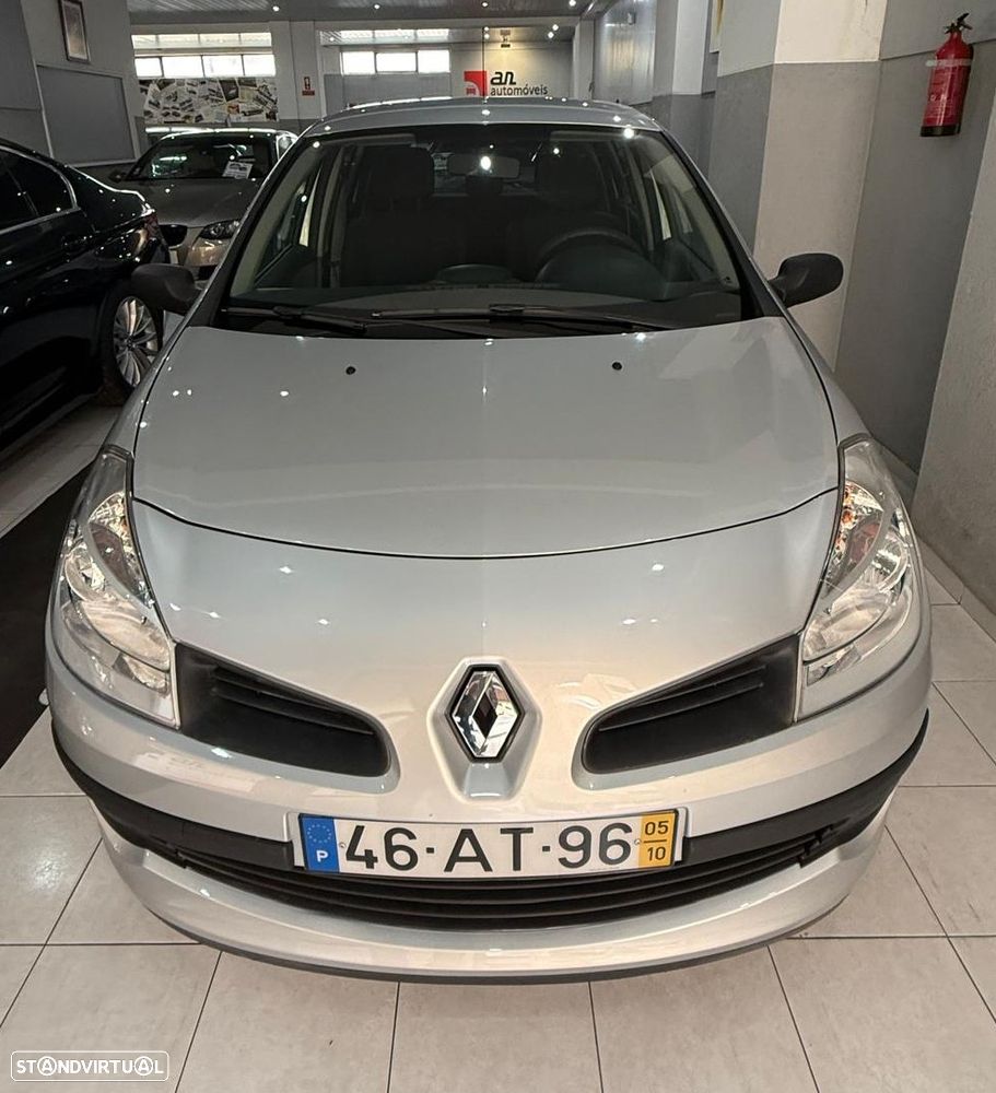 Renault Clio 1.2 16V Confort - 1