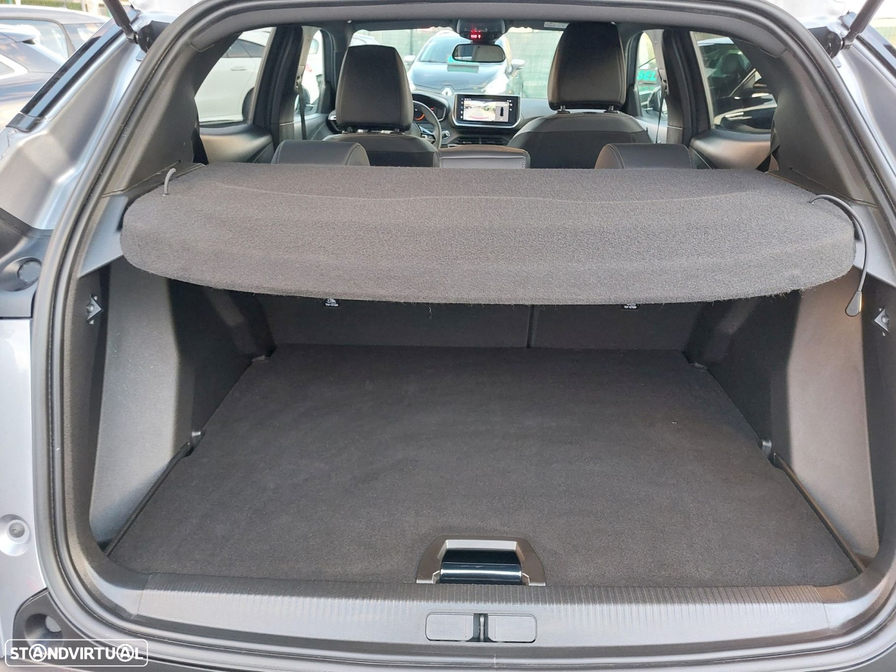 Peugeot 2008 1.2 PureTech Allure - 22