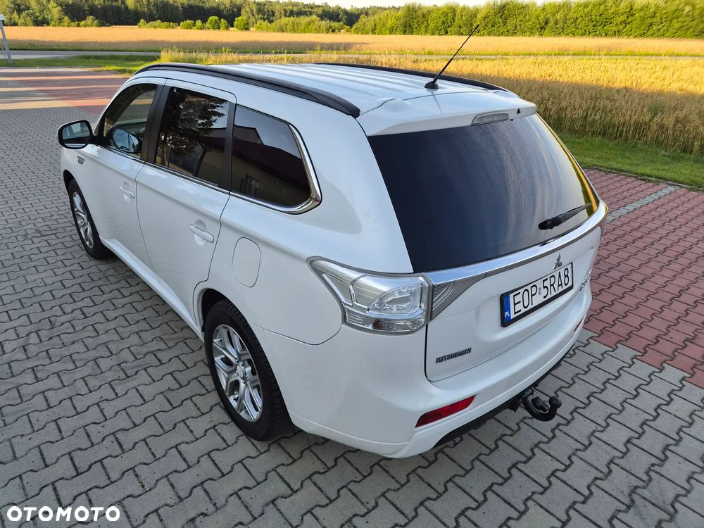 Mitsubishi Outlander 2.0 4WD Top - 12