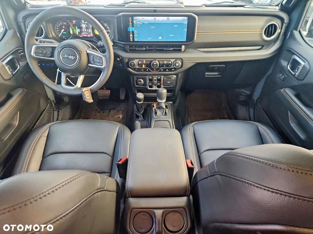 Jeep Wrangler - 8