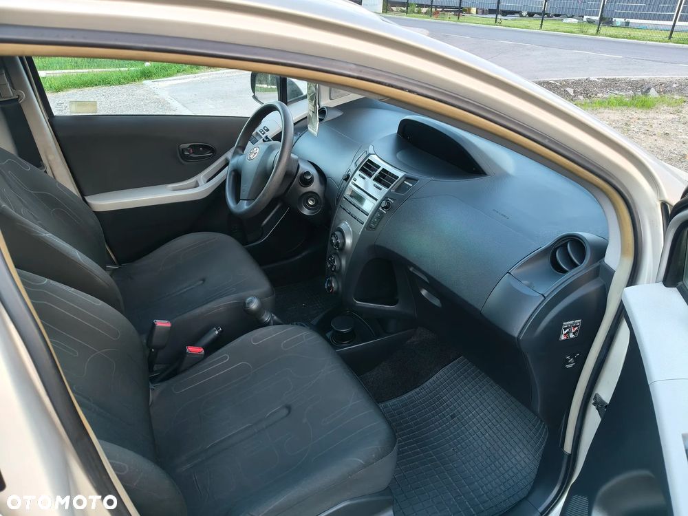 Toyota Yaris 1.0 Terra EU5 - 7