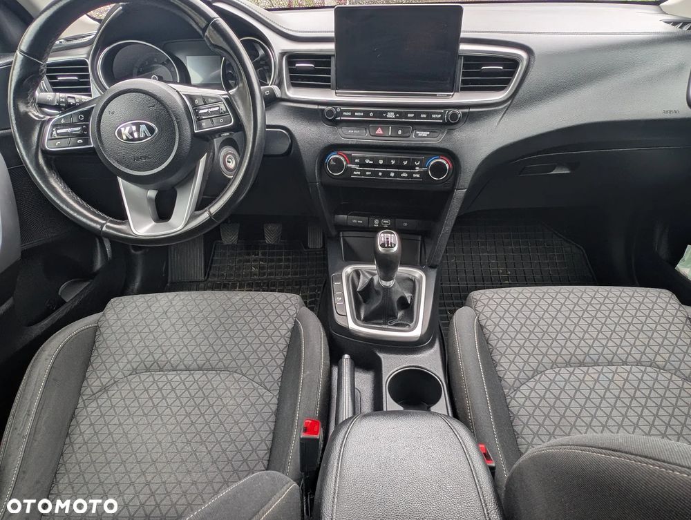 Kia Ceed 1.4 L Business Line - 25