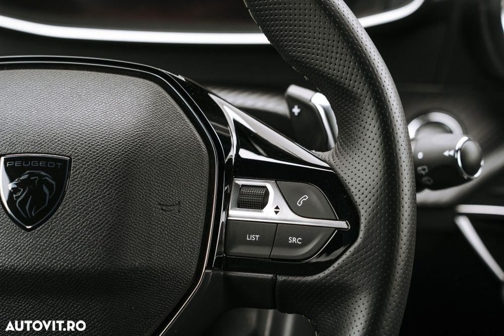Peugeot 208 - 24