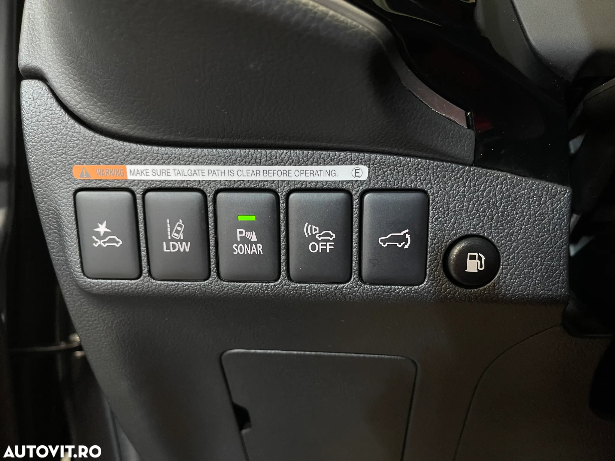 Mitsubishi Outlander 2.4 4WD Plug-In Hybrid Top - 24