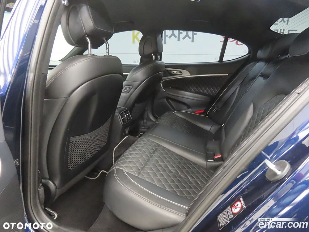 Genesis G70 - 8