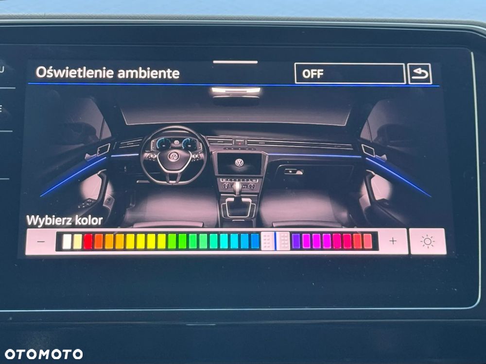 Volkswagen Passat 1.6 TDI SCR DSG Trendline - 32