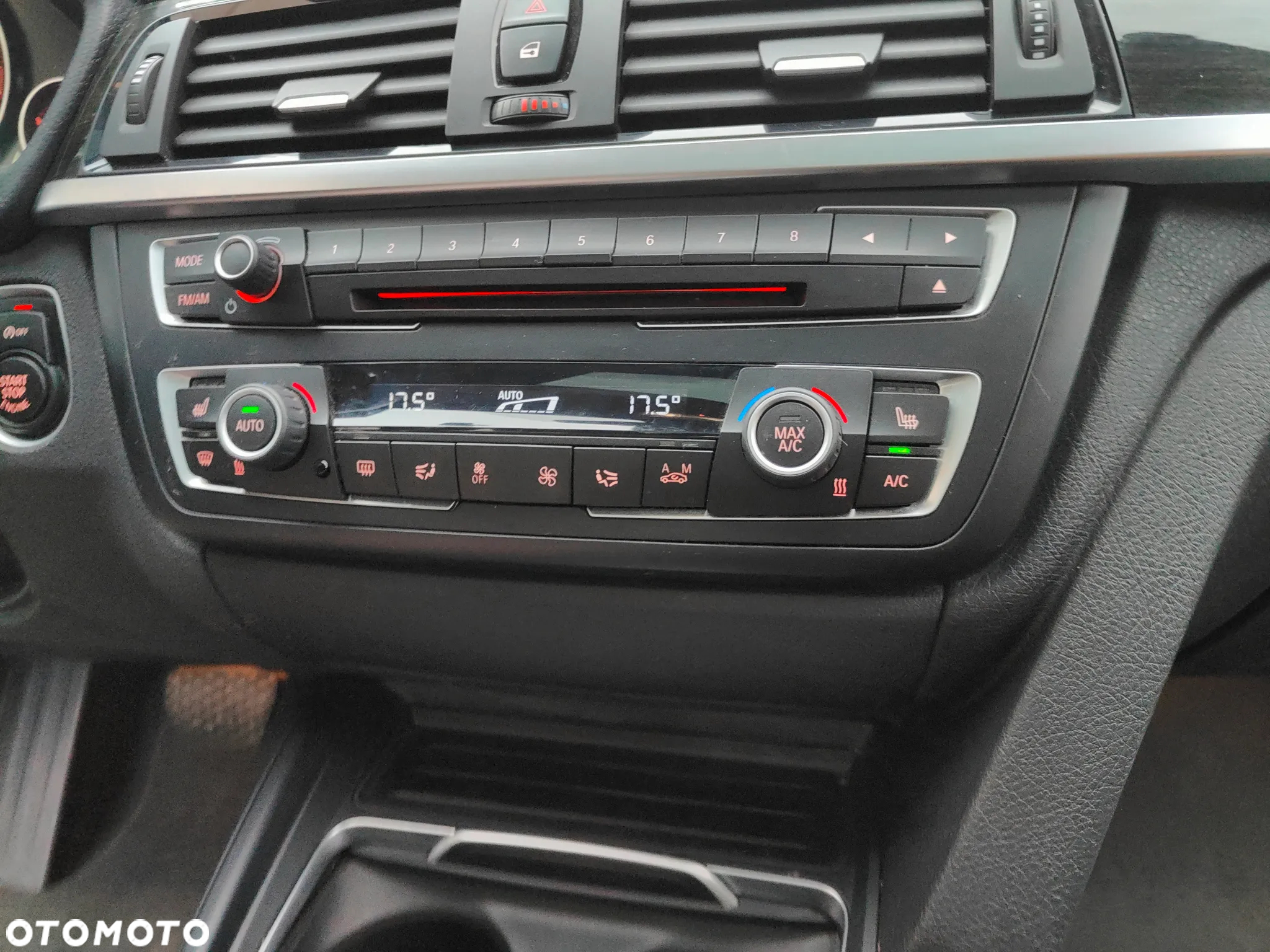 BMW Seria 3 328i Touring xDrive - 15