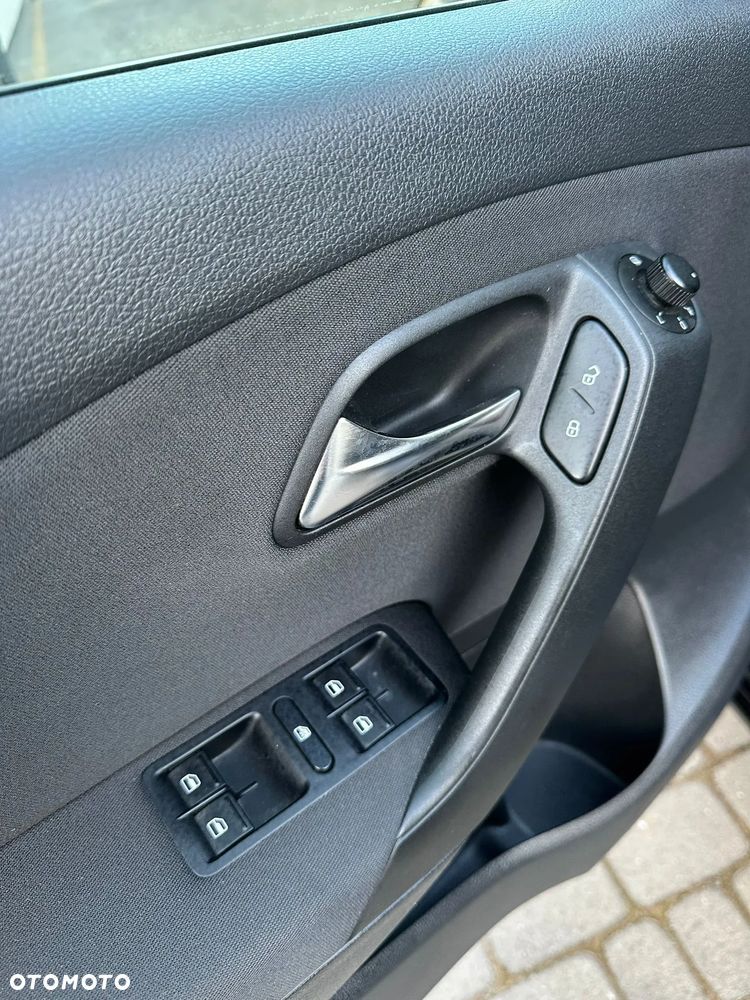 Volkswagen Polo 1.2 TSI Highline DSG - 27