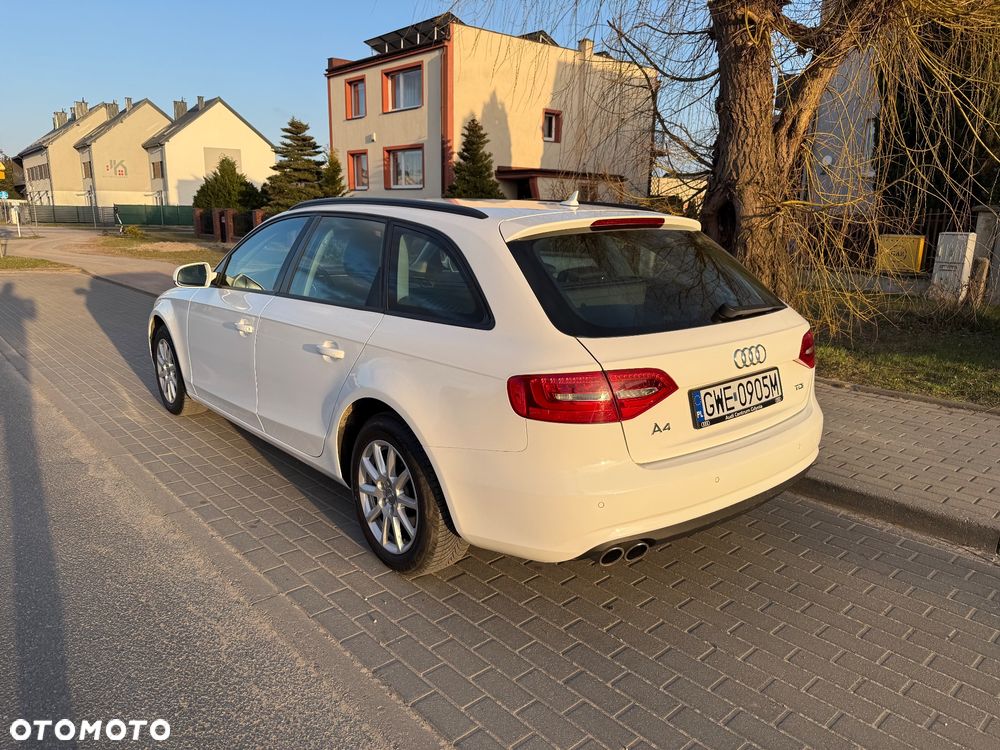 Audi A4 Avant 2.0 TDI - 10