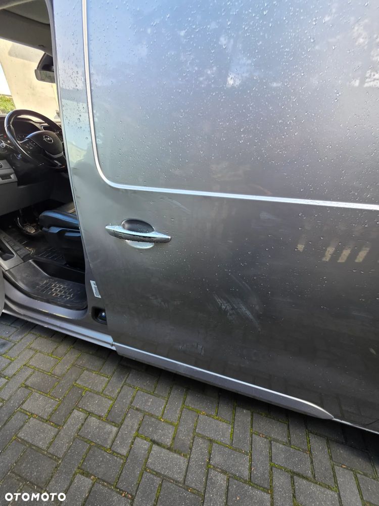 Opel Vivaro - 25