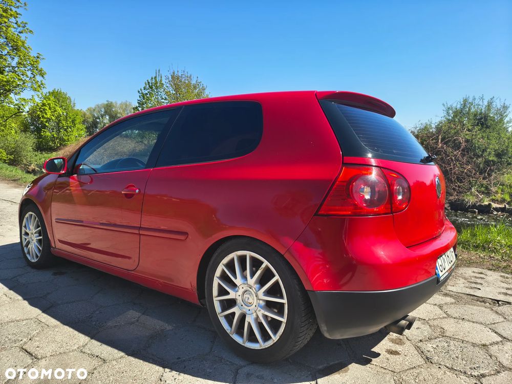 Volkswagen Golf 2.0 TDI DPF GT - 15