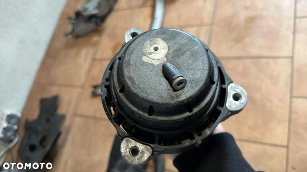 BMW G05 X5 PODUSZKA SILNIKA PRAWA 9844522 - 1