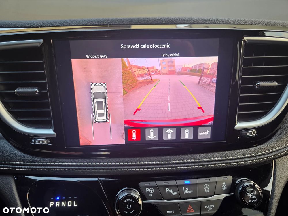 Chrysler Pacifica - 30