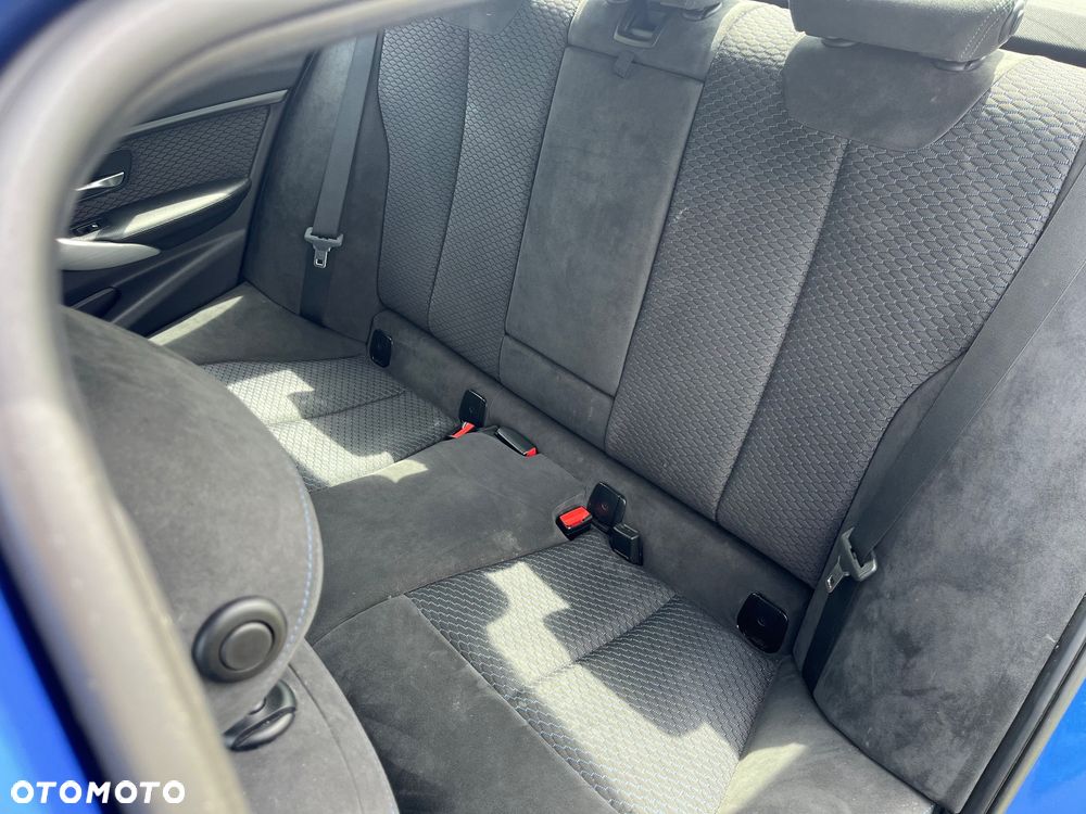 BMW Seria 3 320i M Sport - 8