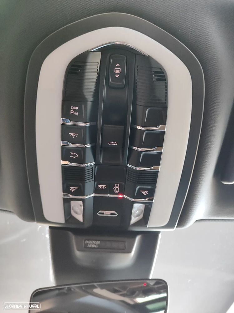 Porsche Macan T - 42