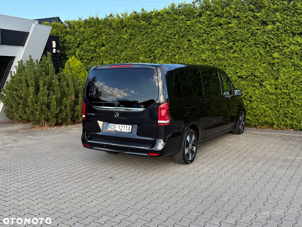 Mercedes-Benz V-Class 2023 photo 4