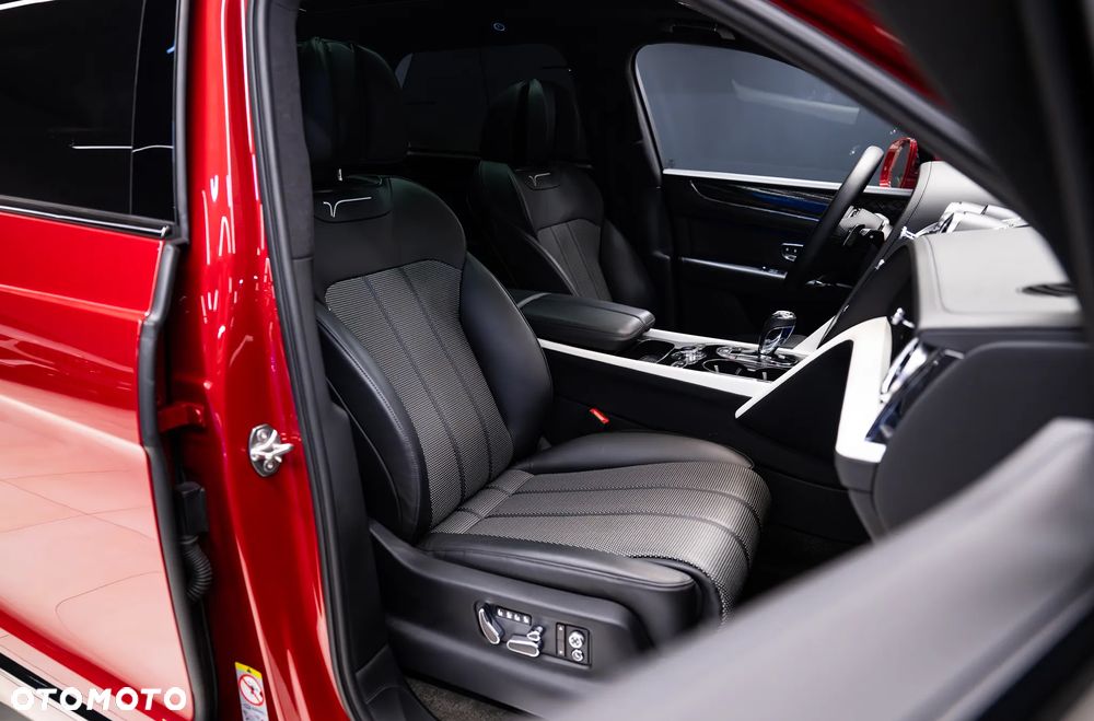 Bentley Bentayga - 36