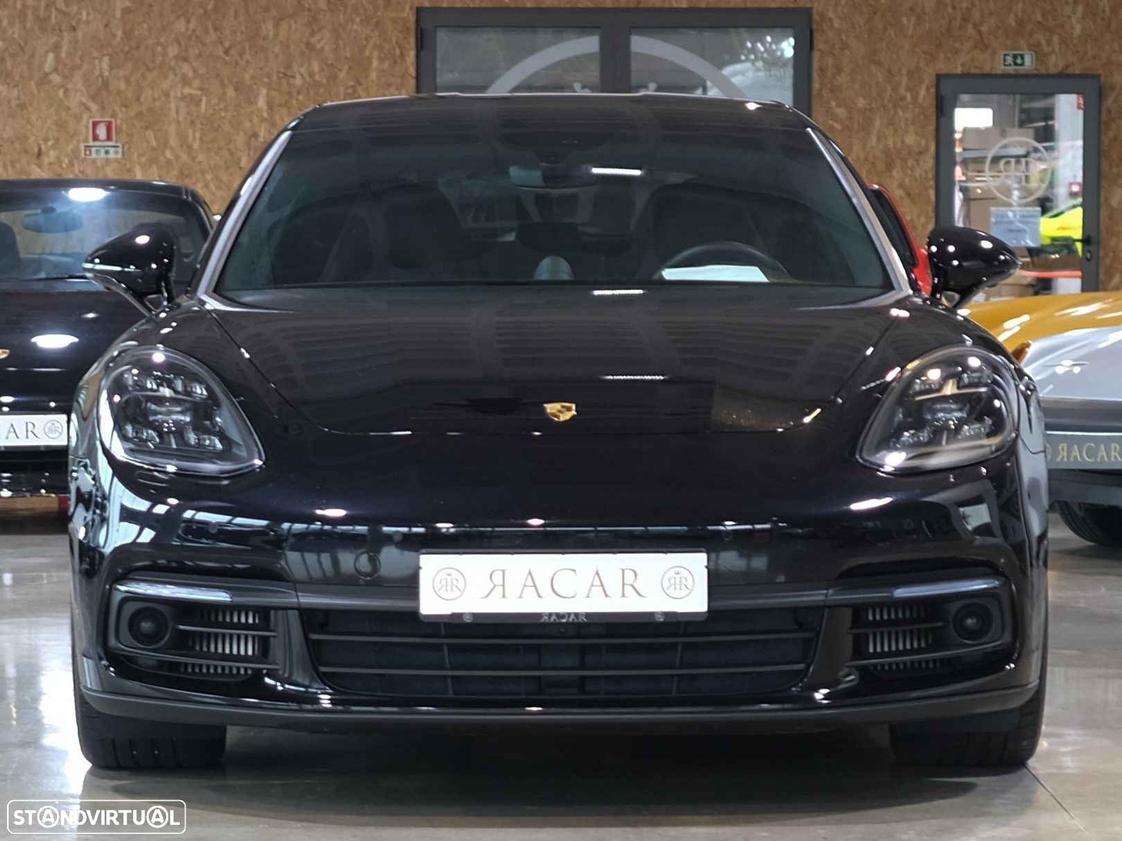 Porsche Panamera Sport Turismo 4 E-Hybrid 10 Years Edition - 3