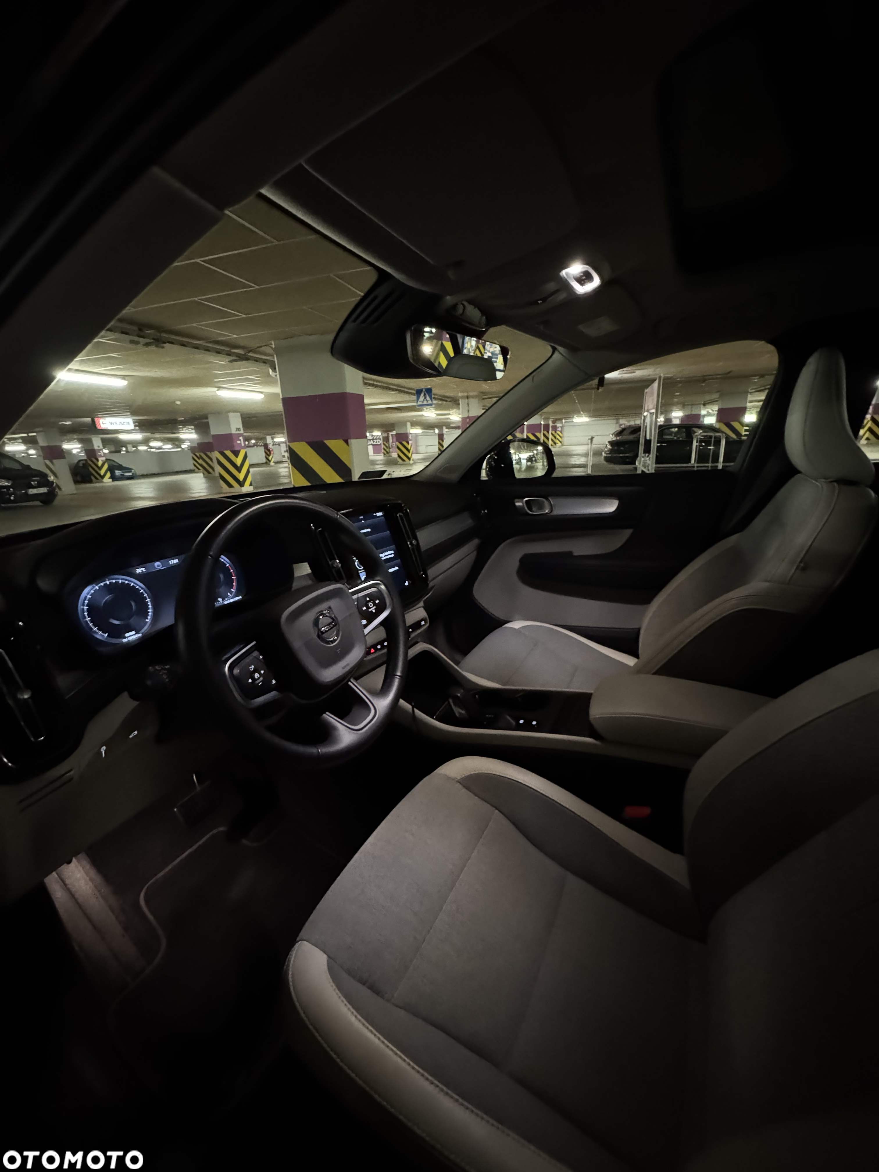Volvo XC 40 T3 Momentum Pro - 6