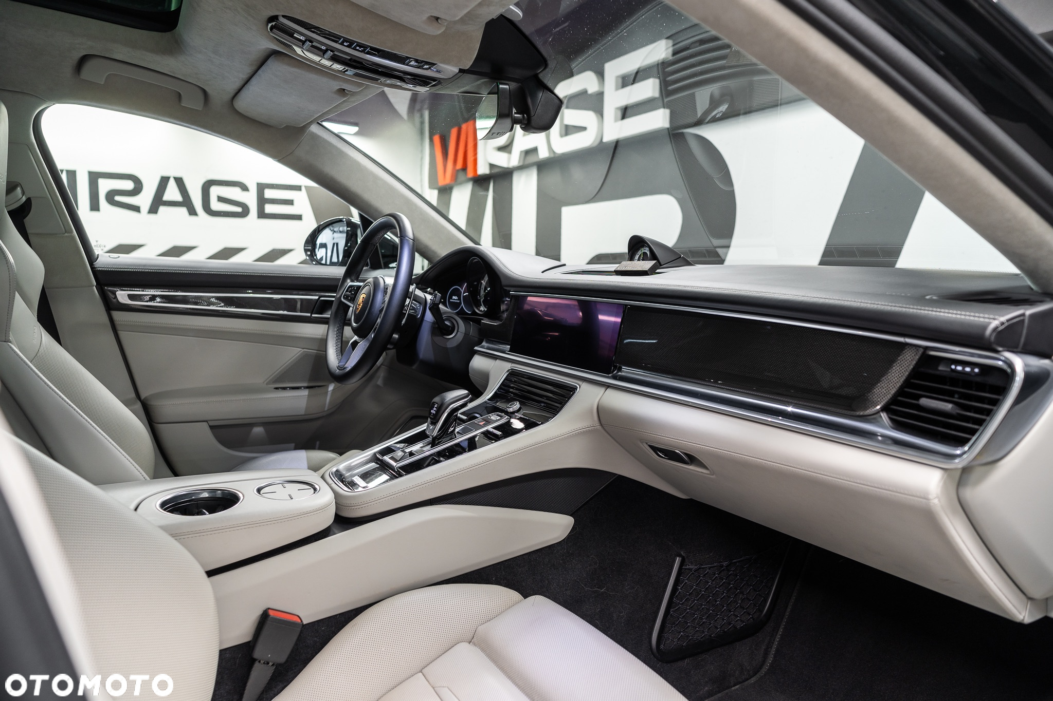 Porsche Panamera - 18