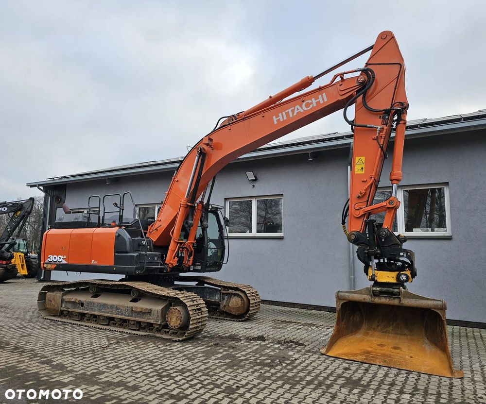 Hitachi ZX300LC-6 - 1