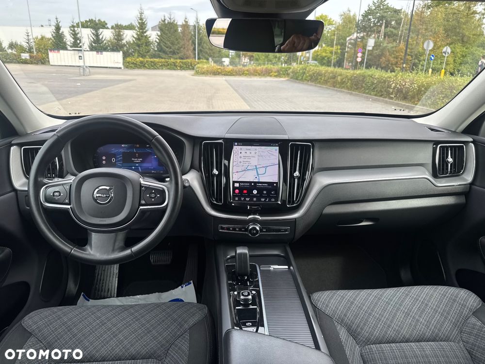Volvo XC 60 B4 B Essential - 25