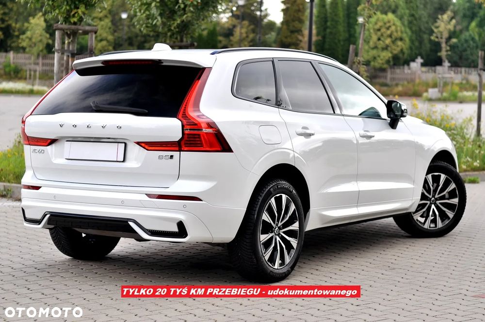 Volvo XC 60 B5 B AWD Plus Dark - 4