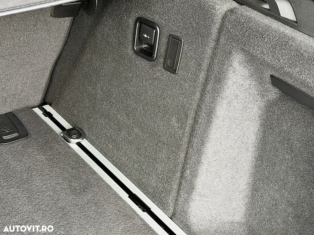 BMW X3 xDrive20d AT xLine - 32