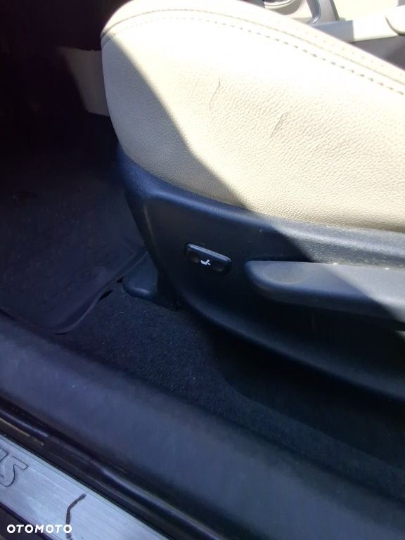Toyota Avensis 1.8 Premium - 9