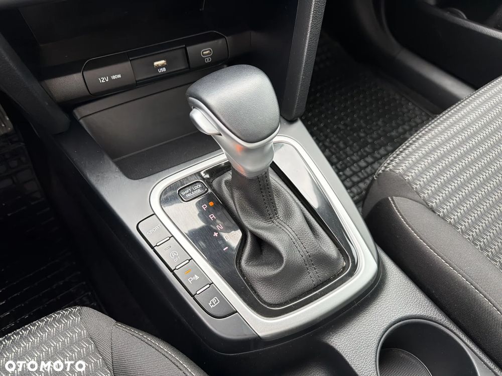 Kia XCeed 1.5 T-GDI M DCT - 16