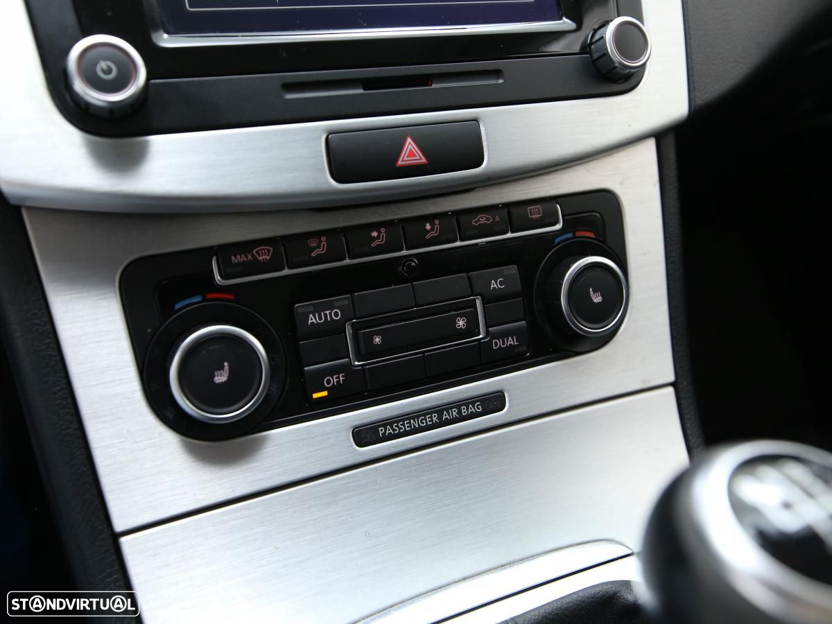 VW Passat Variant - 18