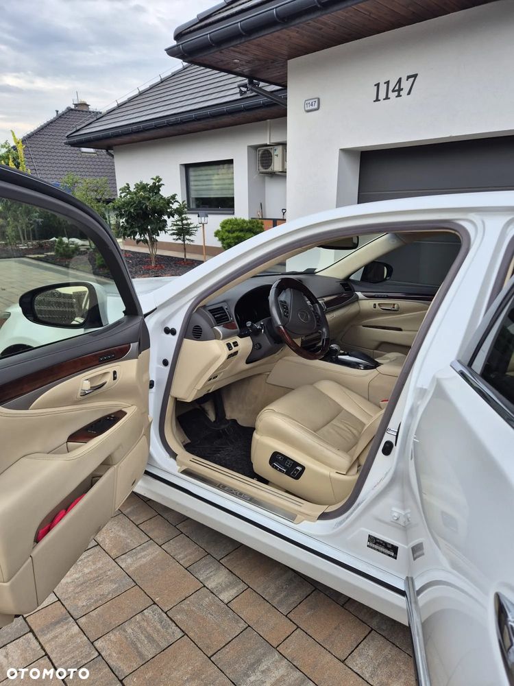 Lexus LS 460 Elite AWD - 9