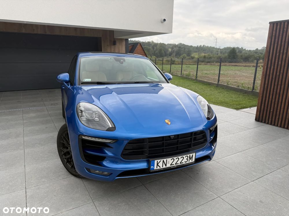 Porsche Macan - 1