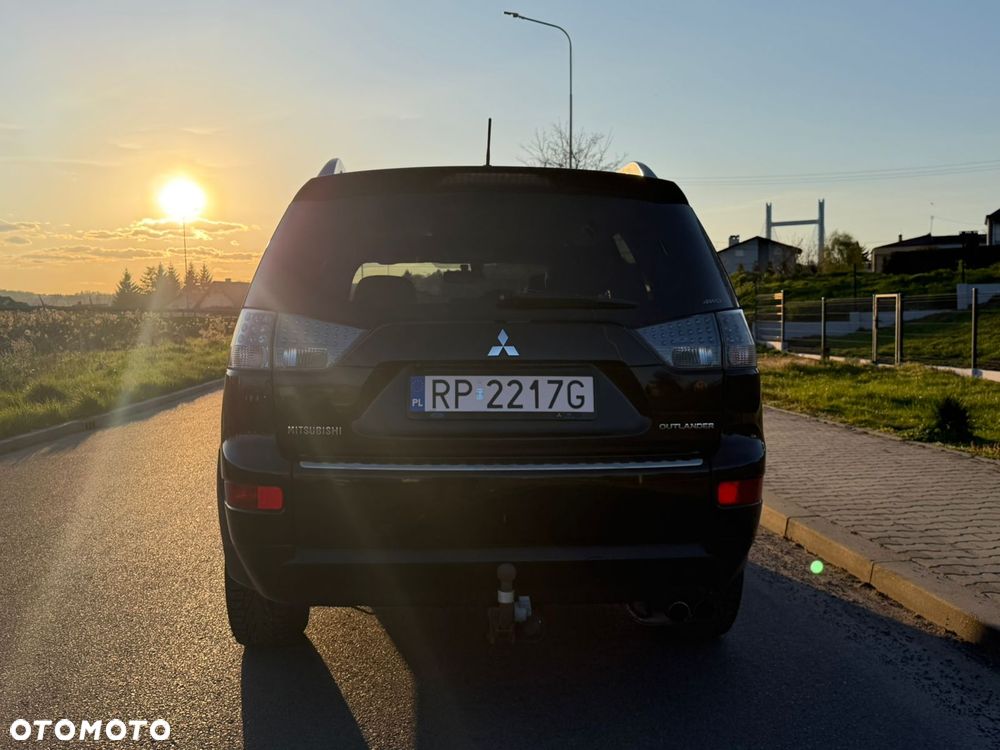 Mitsubishi Outlander 2.0 DI-D 4WD Intense - 10