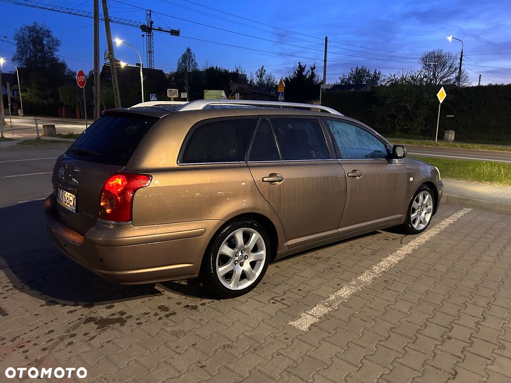 Toyota Avensis 2.0 VVT-i Sol - 4