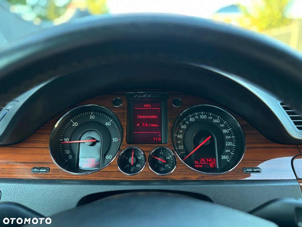 Volkswagen Passat 2.0 TDI 4Mot Highline - 16