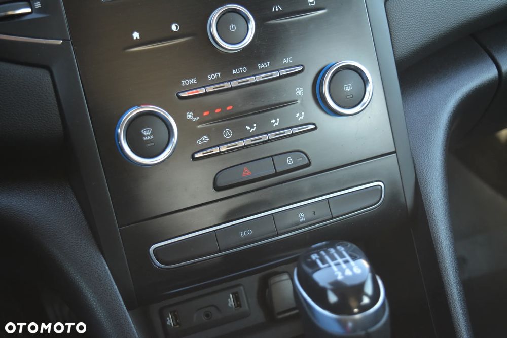 Renault Megane 1.5 Blue dCi Limited - 10