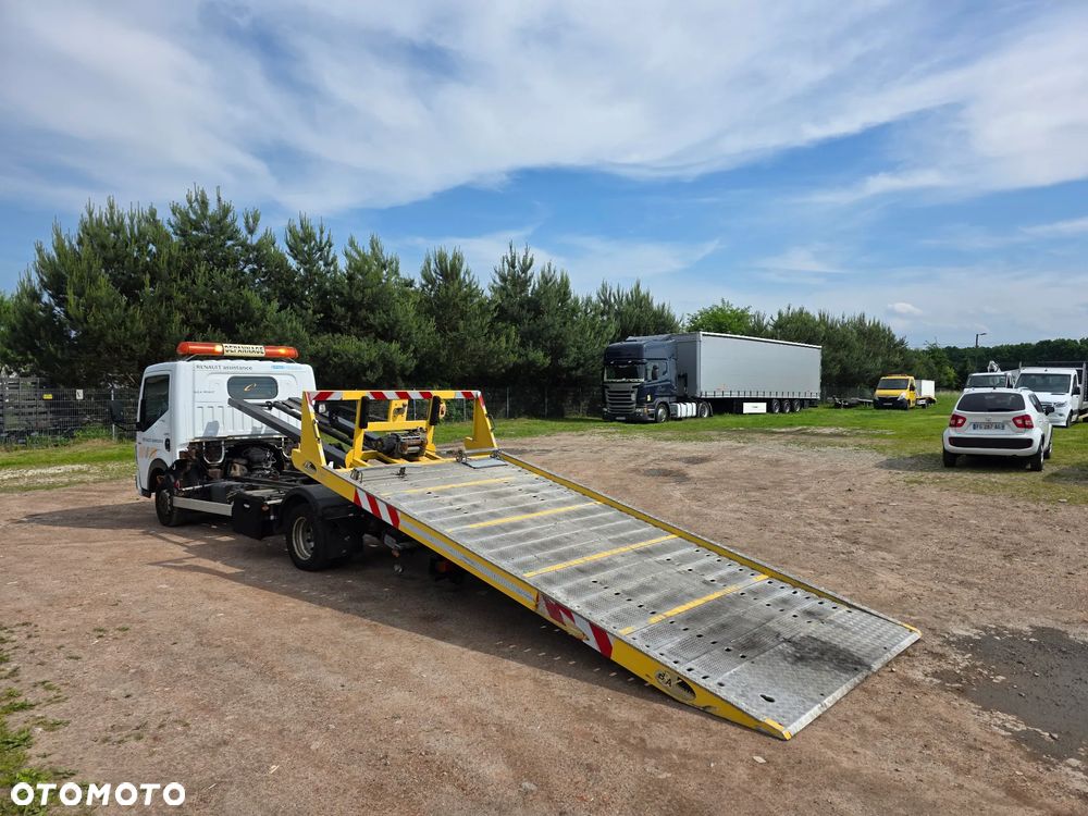 Renault Maxity - 4