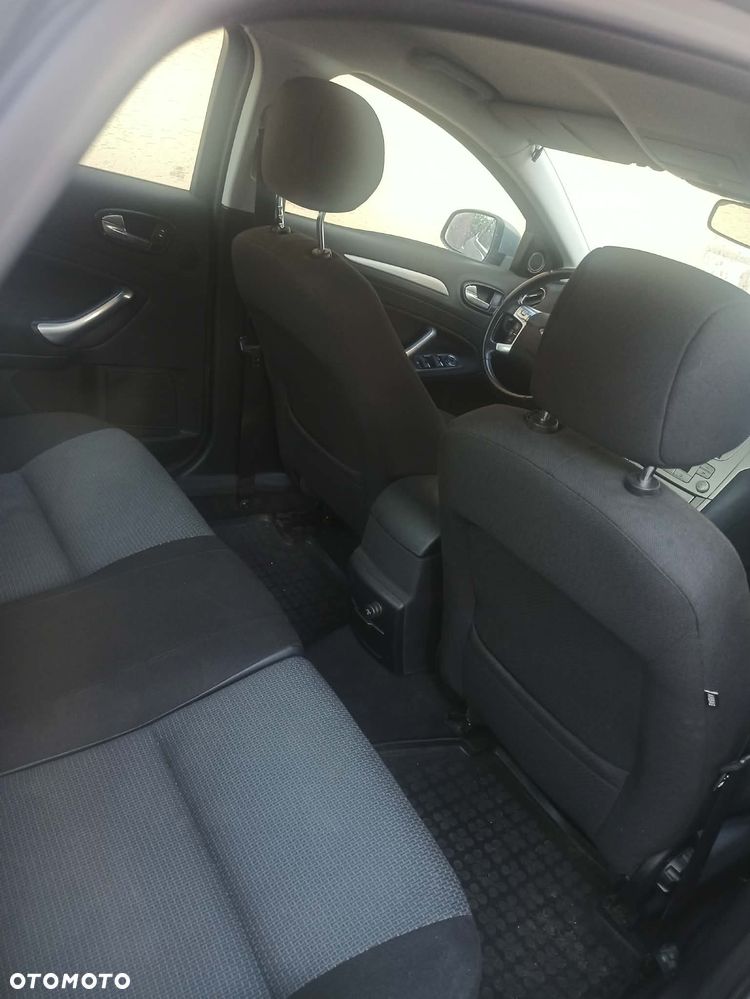 Ford Mondeo 2.0 Trend - 6