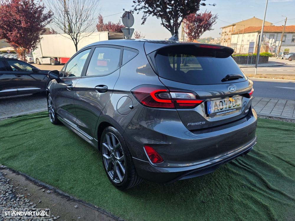 Ford Fiesta 1.0 EcoBoost MHEV ST-Line X - 32