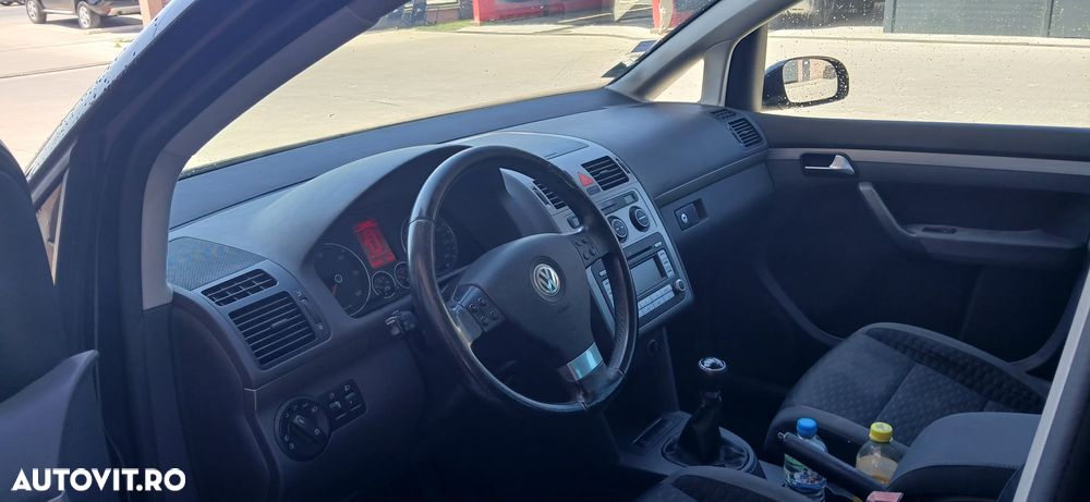 Volkswagen Touran 1.9 TDI DPF Blue Motion Trendline - 9