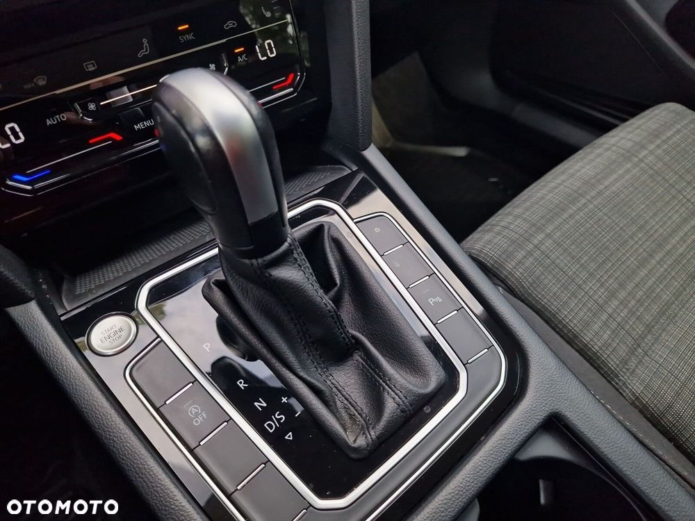 Volkswagen Passat - 18