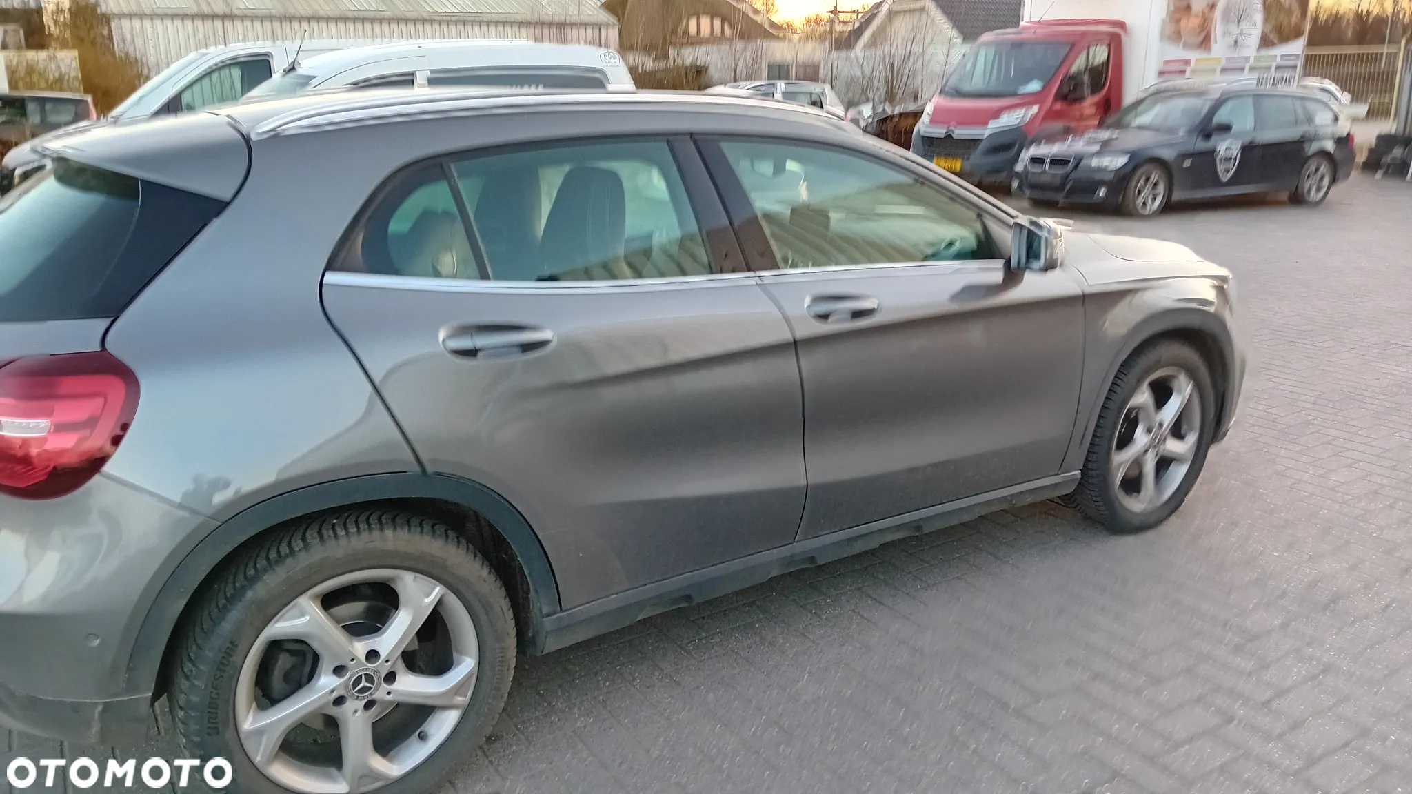 Mercedes-Benz GLA - 12
