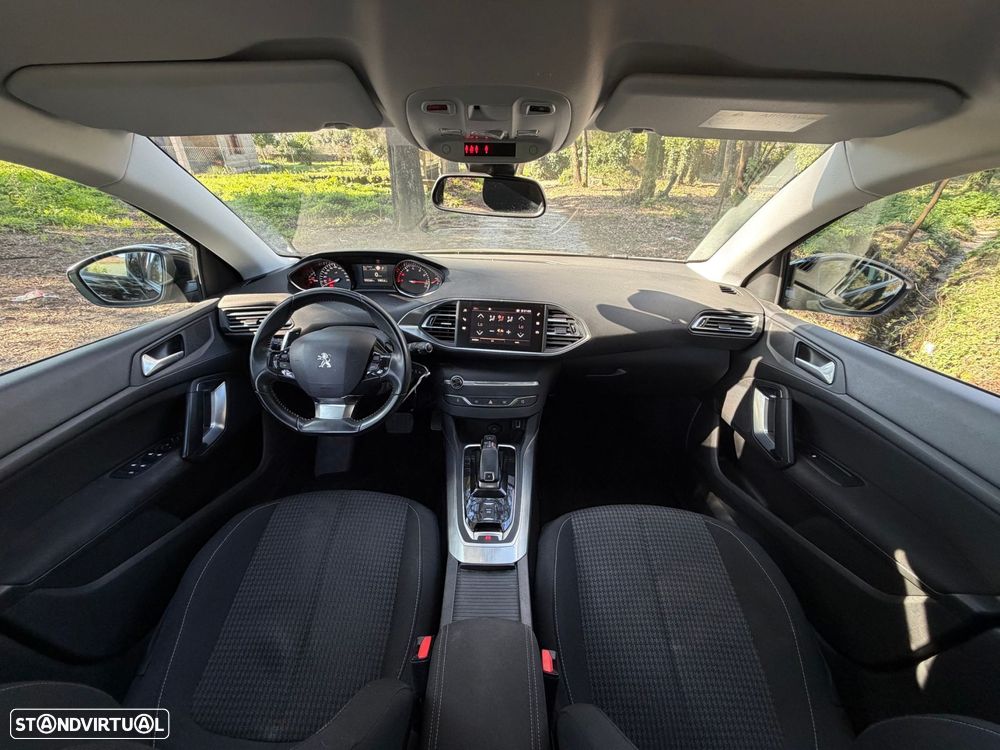 Peugeot 308 1.2 PureTech Allure EAT8 - 11