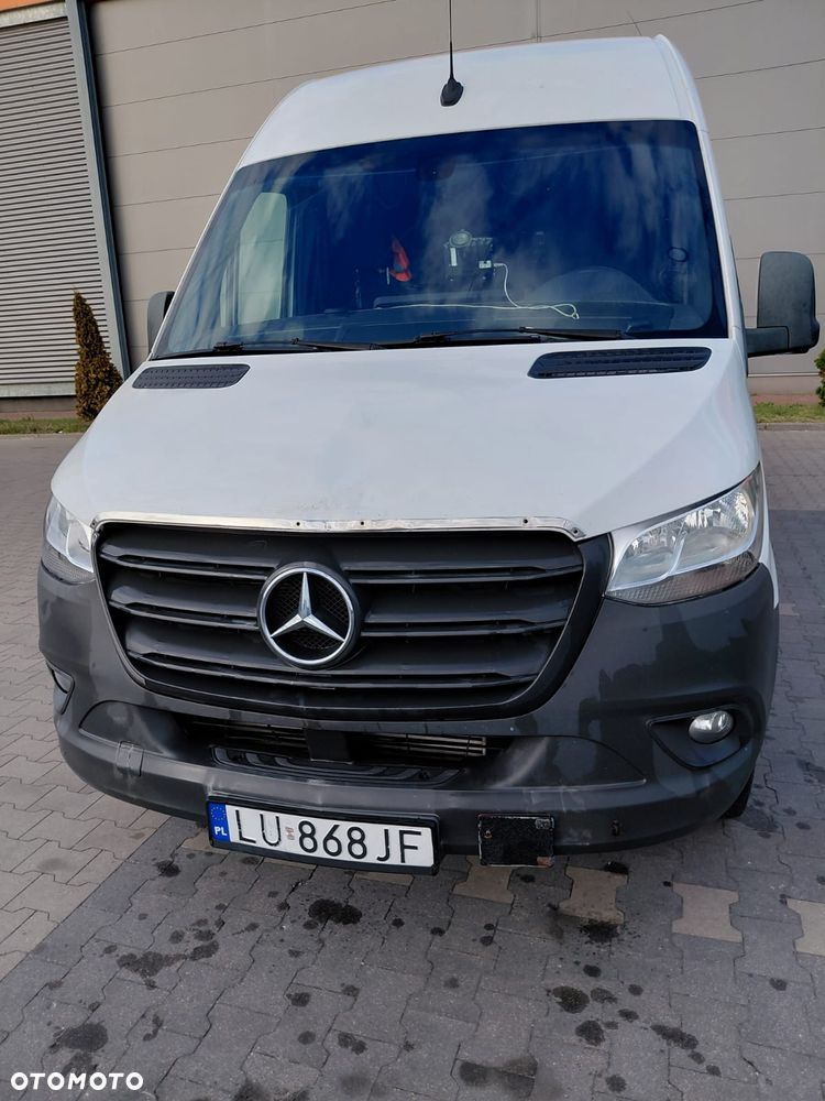 Mercedes-Benz Sprinter - 2