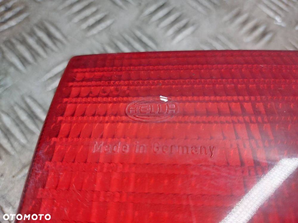 LAMPA LEWY TYŁ + PRAWY TYŁ W KLAPĘ AUDI 80 B4 SEDAN 8A0945094H 8A0945093D - 2