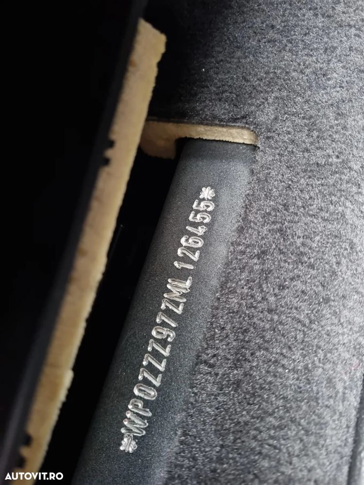 Porsche Panamera 4 E-Hybrid - 31