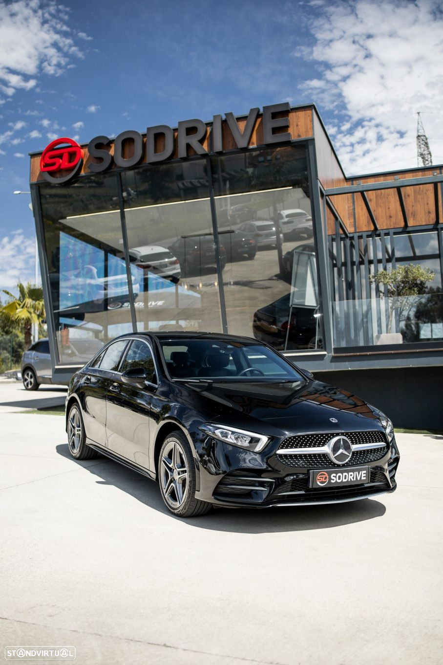 Mercedes-Benz A 250 Limousine e AMG Line - 16