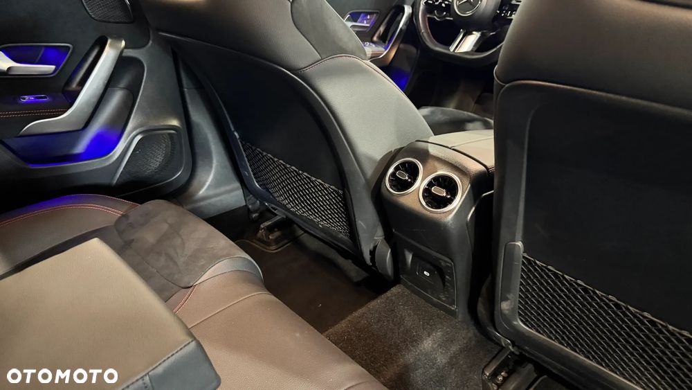 Mercedes-Benz Klasa A 180 AMG Line 7G-DCT - 34