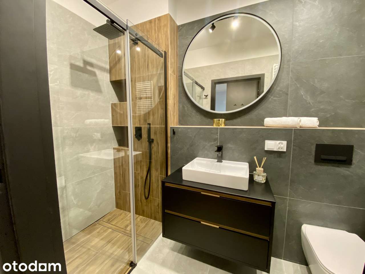 Komfortowy apartament 2-pokojowy z balkonem | Pierwsza Dzielnica |